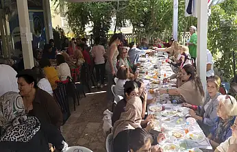 Antalya'da yaşayan Vanlılar sıla özlemini Van Kahvaltısında giderdi