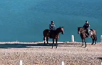Atlı jandarma timleri Zernek Barajı'nda devriyede