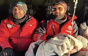 Bahçesaray'da iki hasta helikopterle Van'a sevk edildi