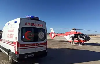 Bahçesaray'da kalp krizi geçiren hasta, helikopter ambulansla Van'a sevk edildi
