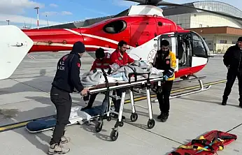 Bahçesaray'da kazada yaralanan çocuk helikopterle Van'a nakledildi