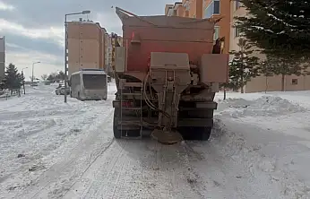 Bardakçı TOKİ'de buzlanmaya karşı önlem