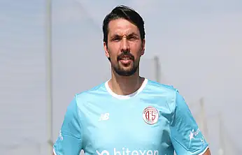 Başarılı file bekçisi Alperen Uysal Vanspor'da
