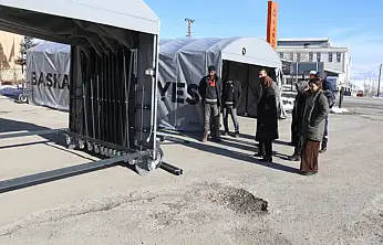 Başkale Belediyesi envanterine 3 yeni raylı çadır kazandırdı