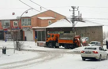 Başkale'de 19 yerleşim yerinin yolu ulaşıma kapandı