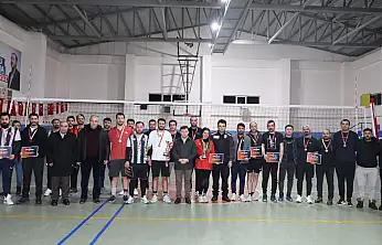 Başkale'de öğretmenler arası voleybol turnuvası finali yapıldı