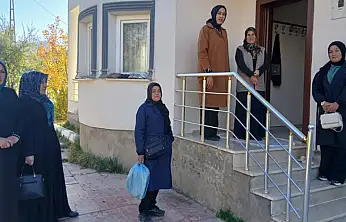 Başkan Ilıkan Hoşap Mahallesi'nde kadınlarla buluştu