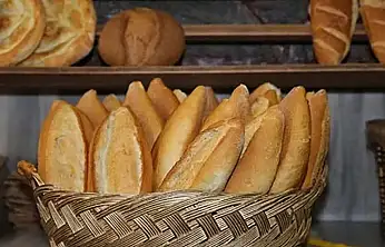 Bazı fırınlar zam kararını beklemeden fiyat artışına gitti