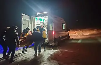 Büyükşehir Belediyesi'nden hasta ve araç kurtarma çalışması