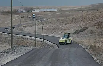 Büyükşehir Belediyesi'nden kırsalda asfalt çalışması