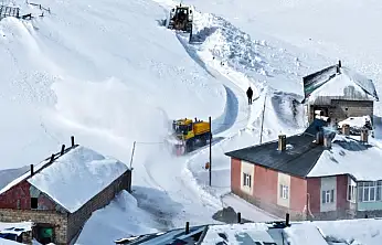 Büyükşehir kırsalda karla mücadelesini sürdürüyor