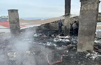 Çatak'ta çatı yangını korkuttu