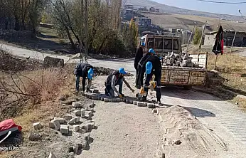 Edremit Belediyesi kış öncesi yol yapım çalışmalarını hızlandırdı