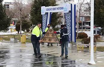 Edremit Belediyesi'nden sokak kedilerine sıcak yuva