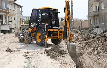 Edremit'te doğalgaz altyapı çalışmaları devam ediyor