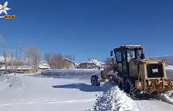 Edremit'te karla mücadele çalışmaları devam ediyor