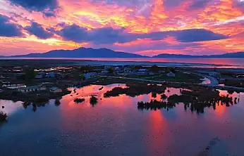 Erçek Gölü'nde muhteşem günbatımı