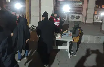 Erciş Kızılay Şubesi'nden Regaip Kandili ikramı