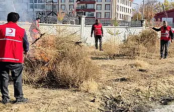 Erciş Kızılay Şubesi'nden 'Temiz Bir Çevre, Temiz Bir Gelecek' etkinliği