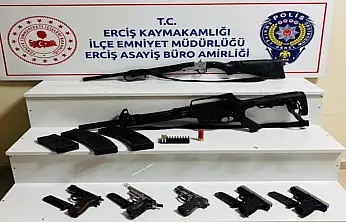 Erciş'te 5 adet ruhsatsız tabanca ve 2 adet yivsiz av tüfeği ele geçirildi