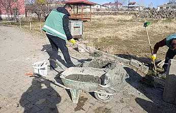 Erciş'te kaldırım ve yol düzenleme çalışmaları sürüyor