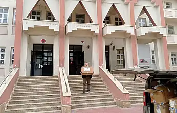 Erciş'te öğrenci ve ailelere anlamlı destek