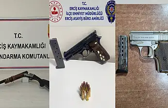 Erciş'te ruhsatsız silah ele geçirildi