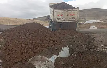 Erciş'te su tahliyesi çalışmaları devam ediyor