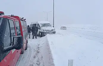 Erciş'te trafik kaza: 3 yaralı