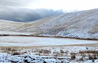 Erek Dağı beyaz örtüyle kaplandı