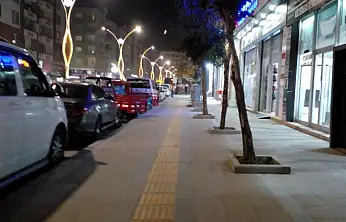 Esnaflardan Milli Egemenlik Caddesi için çöp kutusu talebi