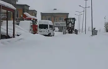 Galericiler Sitesi'nde kar temizleme çalışması