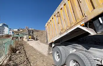 Gedelova Mahallesi'nde stabilize yol çalışması