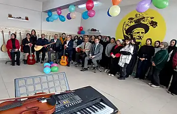 Gönül Dostları Derneği'nden örnek proje: Kevenli'de müzik sınıfı açıldı