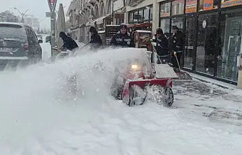 Gürpınar Belediyesi'nden karla mücadele çalışması