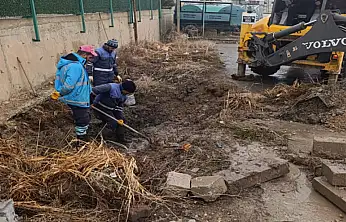 Gürpınar'da içme suyu ve kanalizasyon arızalarına müdahale edildi