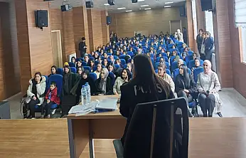 Gürpınar'da öğretmen ve öğrencilere KADES eğitimi verildi