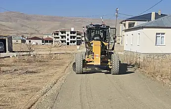 Gürpınar'da yol çalışmaları sürüyor