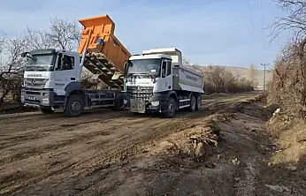 Gürpınar'da yol çalışmaları sürüyor