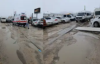 Hastane kampüsündeki çukurlar gölete dönüştü