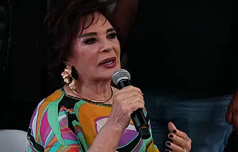 Hülya Koçyiğit Van'da sevenleriyle buluşacak