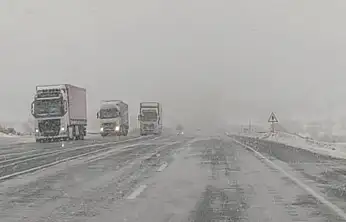 Kar yağışı Van-Bitlis yolunda etkili oluyor
