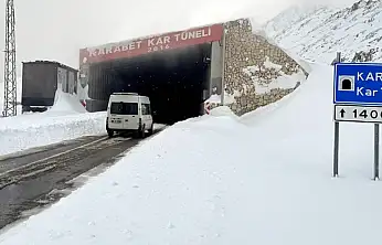 Karabet Geçidi'nde kar kalınlığı 164 santimetreye ulaştı