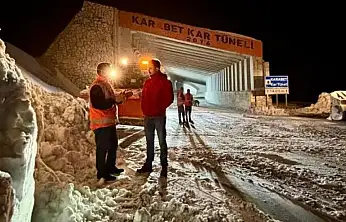 Karabet Geçidi'nde kar yağışı etkili oldu