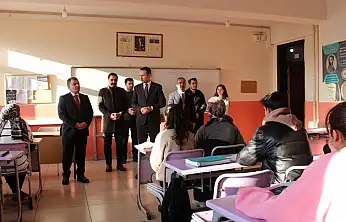 Kaymakam Bakan'dan YKS'ye hazırlanan öğrencilere destek