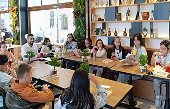 'Kitap Kaşifleri Kulübü' minik öğrencileri kitap okumaya yönlendiriyor