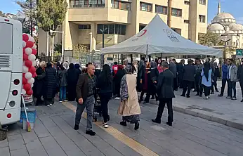 Kızılay Cumhuriyet Bayramı'nda da iş başındaydı