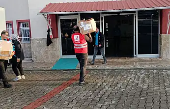 Kızılay Erciş Şubesi, ihtiyaç sahiplerine desteklerini sürdürüyor