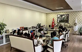 Kur'an kursu öğrencilerinden İl Müftüsü'ne ziyaret