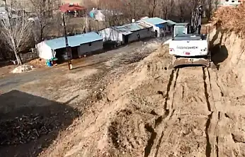 Latifiye Mahallesi'nde yol açma çalışması